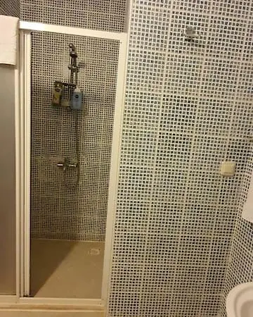 With View And Swimming Pool דירה קס