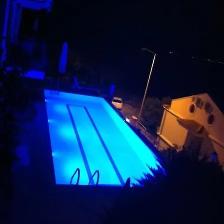 With View And Swimming Pool *